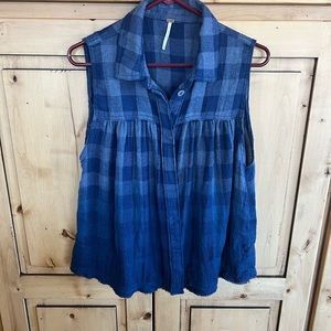 Free People women’s medium sleeveless button front indigo blue plaid shirt